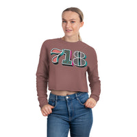 “typoGRAPHICall” 718 Area Code - Women's Cropped Sweatshirt